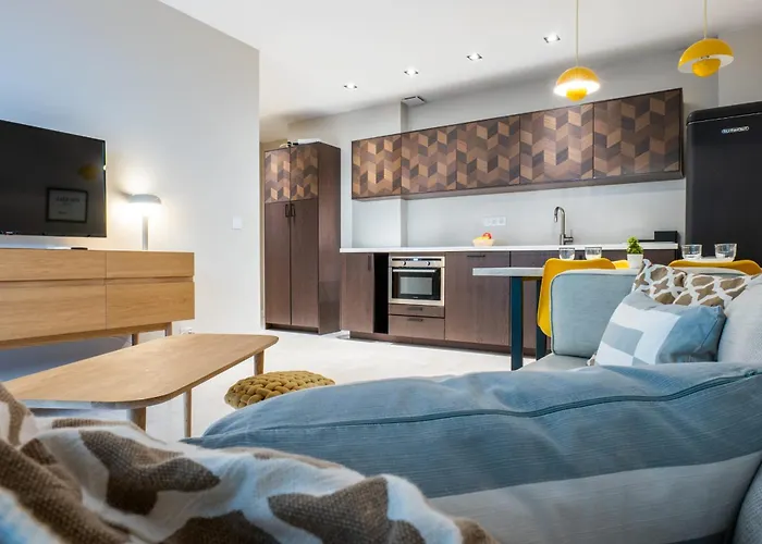 Downtown Cannes Apartment With Garden